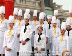传递微光·汇聚星海|哈尔滨新东方志愿者在行动:校园有我,请放心!