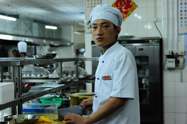 �������¶������ѧУ�ܳ�ѧ��