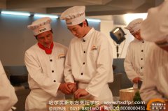 传递微光·汇聚星海|哈尔滨新东方志愿者在行动:校园有我,请放心!