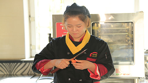 哈尔滨新东方烹饪学校——新生访谈【金玉莹】