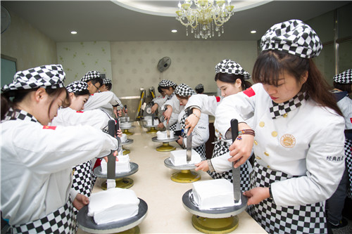 哈尔滨西点西餐有什么区别