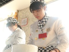 哈尔滨新东方烹饪学校——新生访谈【黄春华】