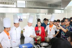 ΪʲôҪȥ�������¶������ѧУ