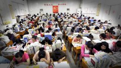 传递微光·汇聚星海|哈尔滨新东方志愿者在行动:校园有我,请放心!